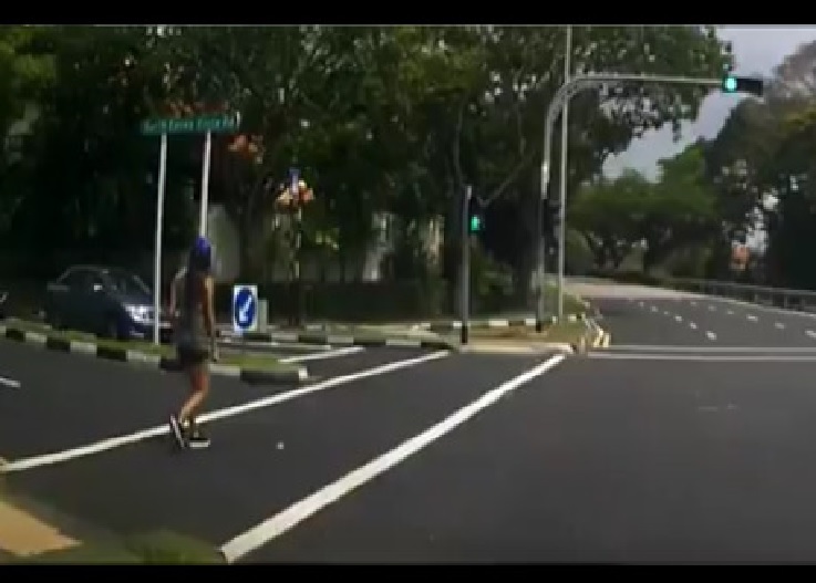 MERCEDES BANGED INTO GIRL CLAIMS SHE DASH ROAD. LIAR!!!! (VIDEO)