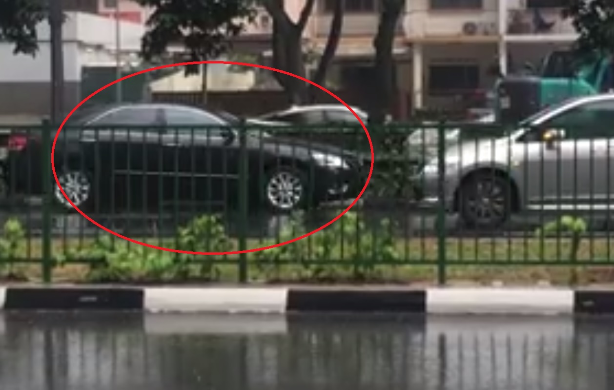 VEHICLE SPOTTED GOING AGAINST TRAFFIC AT BUKIT TIMAH ROAD! (VIDEO)