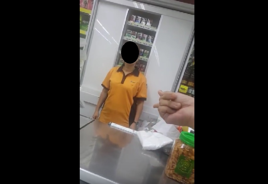 GIANT CASHIER SHOUTING LIKE BARBARIAN. WHO WRONG? (VIDEO)
