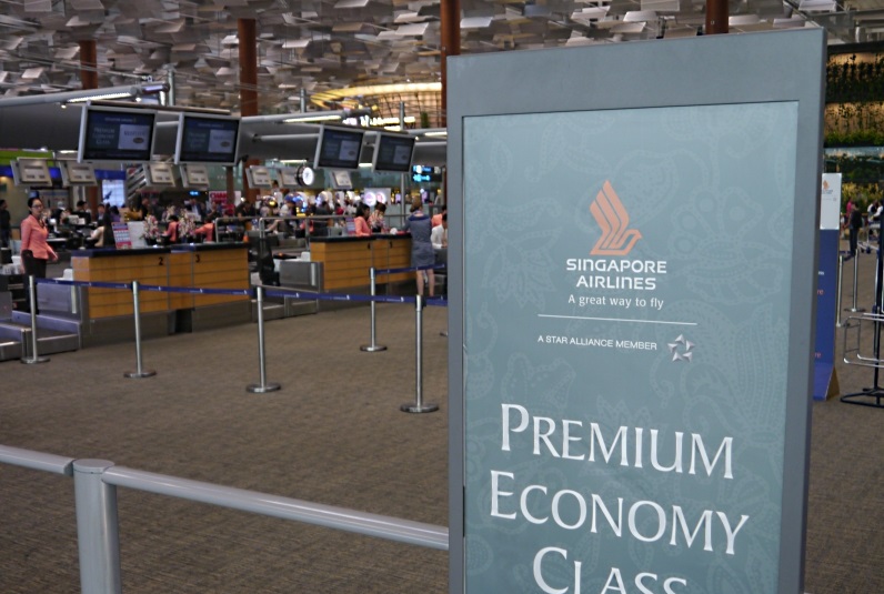 PRC GET JAIL 24 DAYS FOR THROWING A SIGNAGE AT SIA TICKETING STAFF!