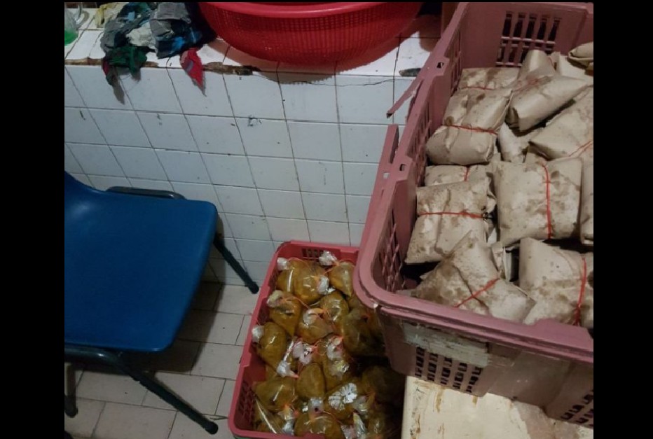 BLACK HEART EMPLOYER FEEDS FOREIGN WORKER EXPIRED FOOD