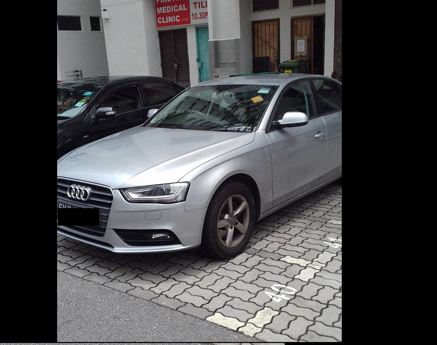 AUDI DRIVER OCCUPIES MOTORBIKE PARKING LOT LIKE A BOSS @ WOODLANDS!