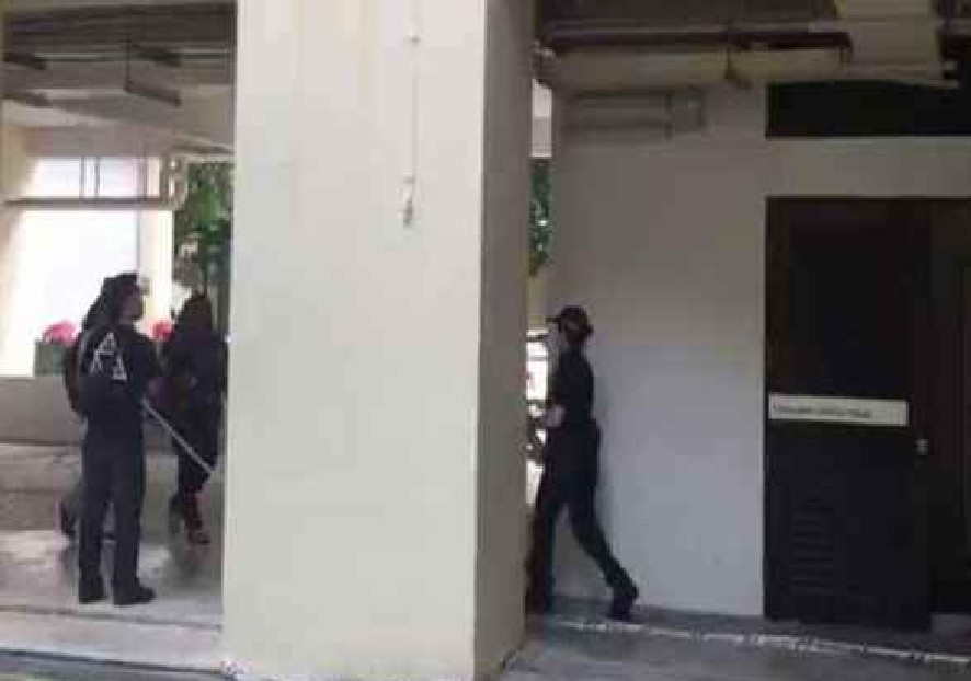 DEAD BODY FOUND AT TECK WHYE VOID DECK BLK 165A