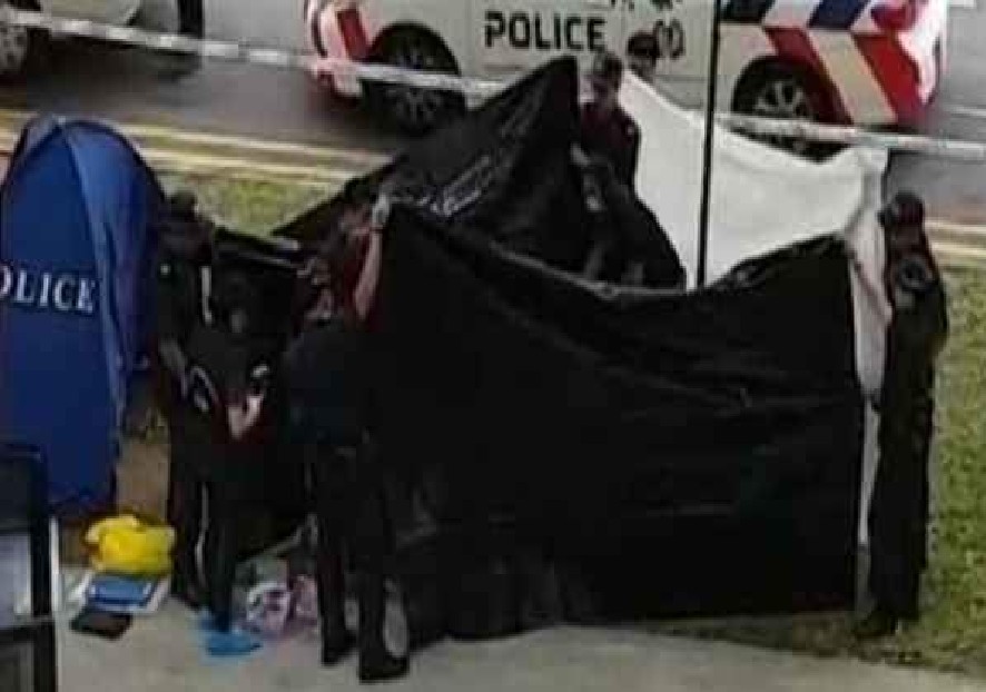 STABBING INCIDENT AT TECK WHYE. MAN STABBED TO DEATH!!!