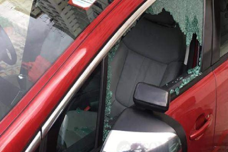 42-YEAR-OLD ARRESTED AFTER BREAKING IN AND STEALING FROM CAR