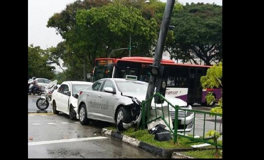 ACCIDENT AT AYER RAJAH CRESCENT! DRIVE SLOW!