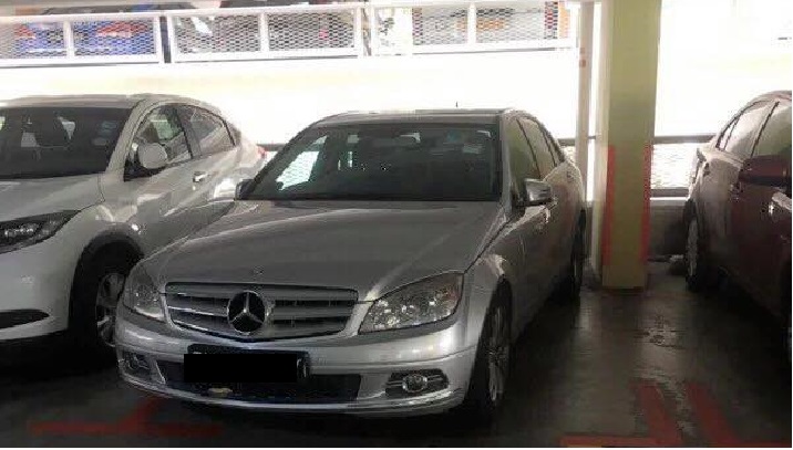 INCONSIDERATE MERC DRIVER PARK HIS CAR THAT MAKE OTHER USER DIFFCULT TO COME OUT OF THE PARKING LOT!