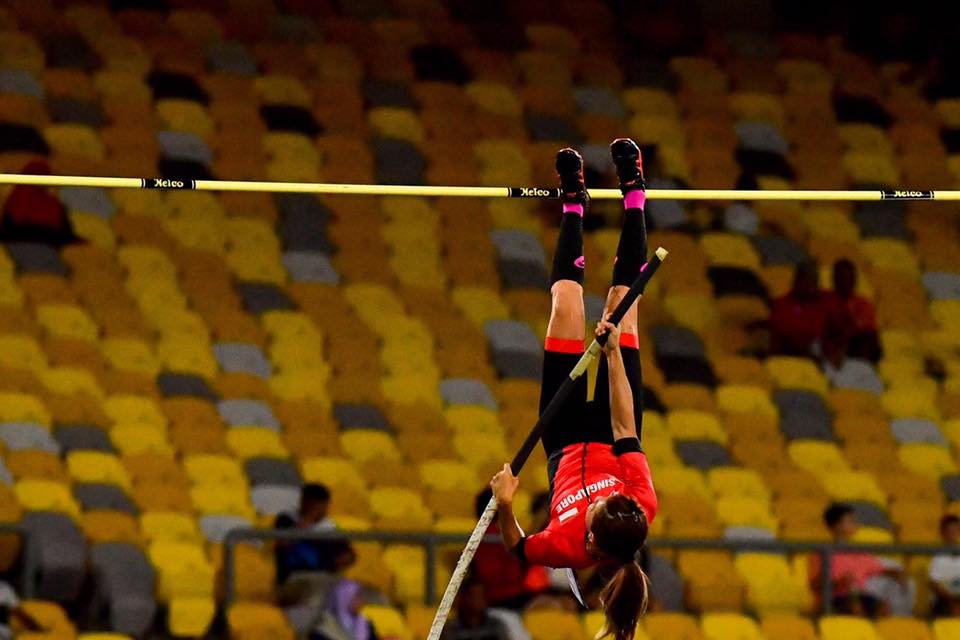 SG FEMALE POLE VAULTER HAD TO WEAR MALE SIZE TO COMPLETE IN SEA GAMES! WHY LIDDAT?