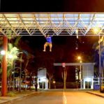 KIDS THINK THEY SPIDERMAN.  EXTREME BODOH. NOW YOU KNOW WHY PEOPLE DIE YOUNG 2