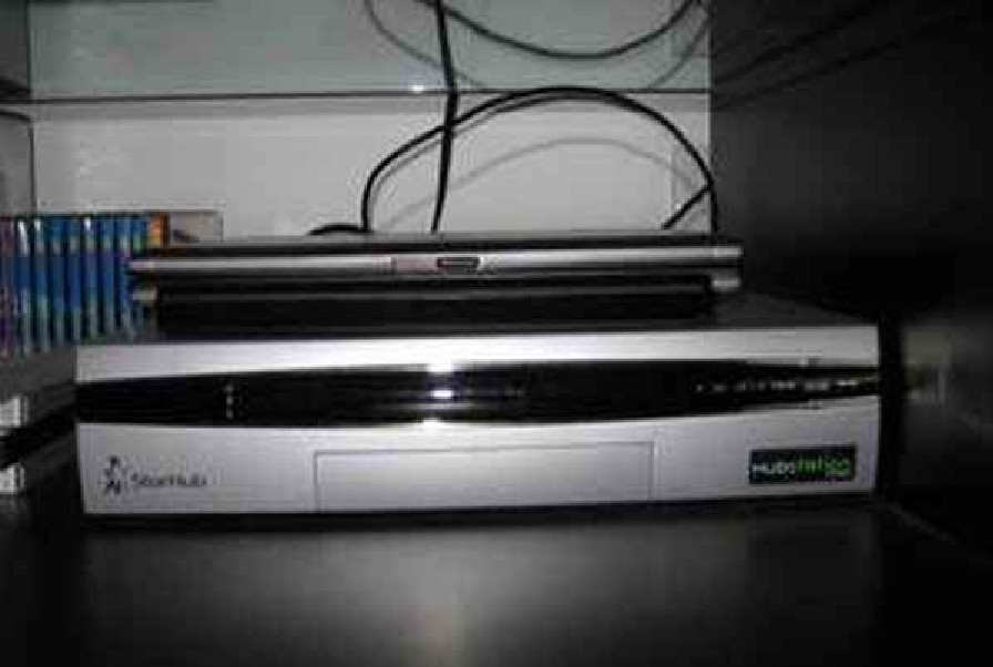 STARHUB CUSTOMER CLAIMS. HE MADE TO PAY $99 FOR SPOILT TV BOX