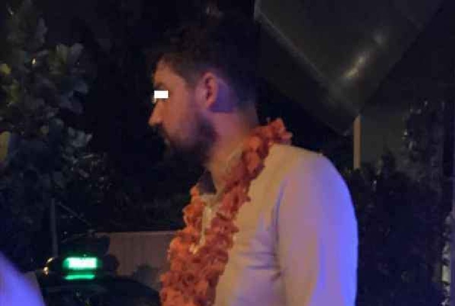 ANG MOH FT CHEAT TAXI. UNTIL POLICE FORCE HIM TO PAY.