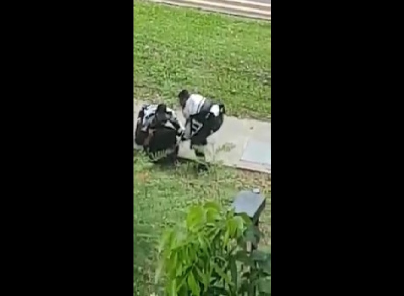 MAN ARRESTED BY POLICE. VIDEO RECORDER GOT FLAME AFTER SAYING “malay catching our own malay ???” (VIDEO)