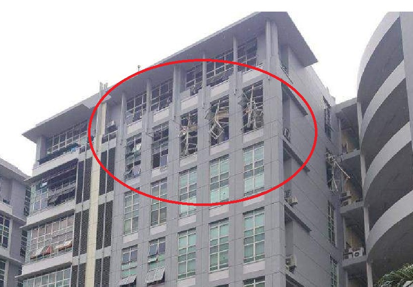 5 WORKERS SEND TO HOSPITAL AFTER INCIDENT AT BUKIT BATOK