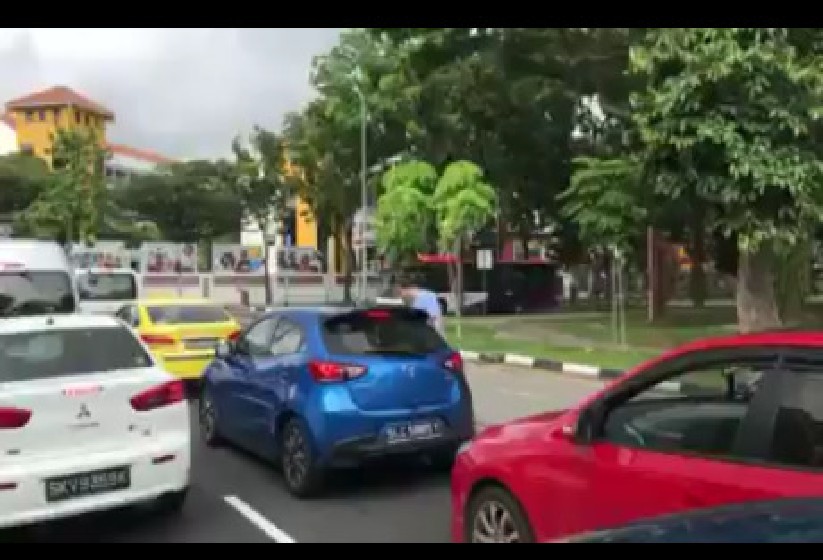 ROAD RAGE MAN SHOUTED AT WOMAN TROUBLE (VIDEO) “WHAT IS YOUR F PROBLEM?”