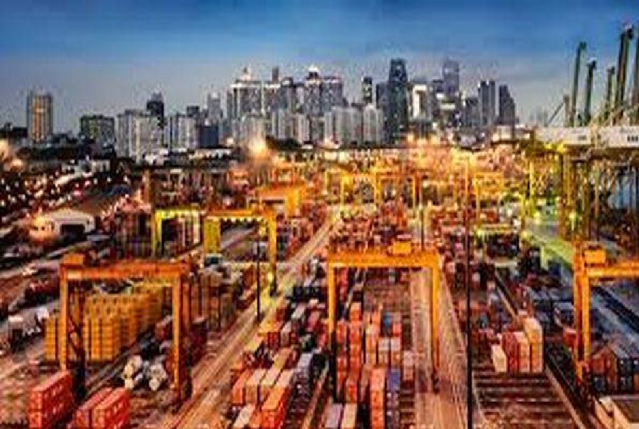 MAN DIED AFTER GETTING TRAPPED ON TOP OF CRANE @ PSA