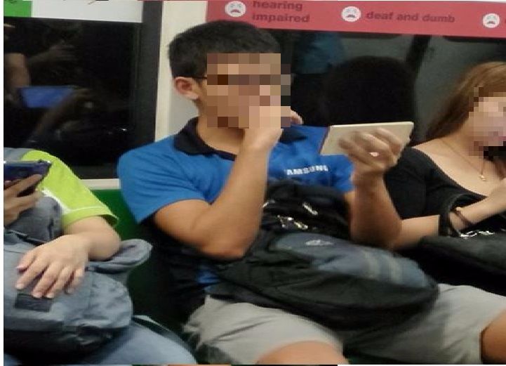NETIZEN CLAIMS THAT MAN SPIT ON HER FRIEND BECAUSE SHE WEARING A HIJAB!!