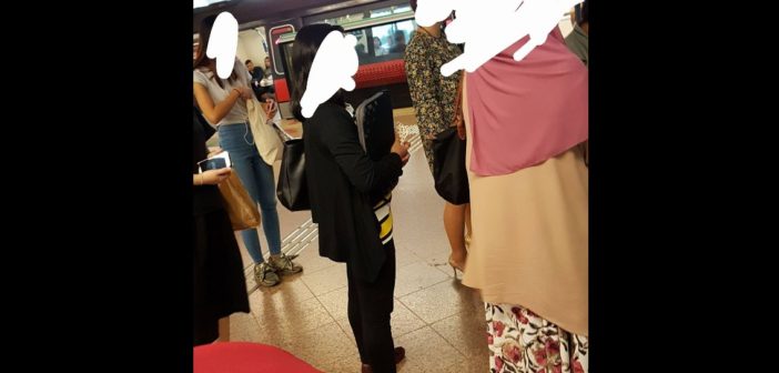 RAGING AUNTIE IN MRT "MOVE YOUR FUC**** PRAM, YOU ONLY PAY 1 TICKET"