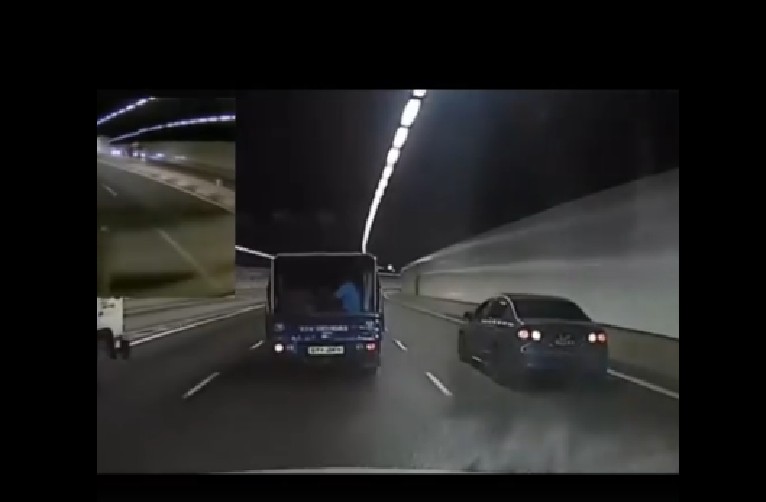 AH BENG DRIVER CANNOT TAKE IT WHEN OVERTAKEN. WANT PLAY ‘F1 RACE’ (VIDEO)