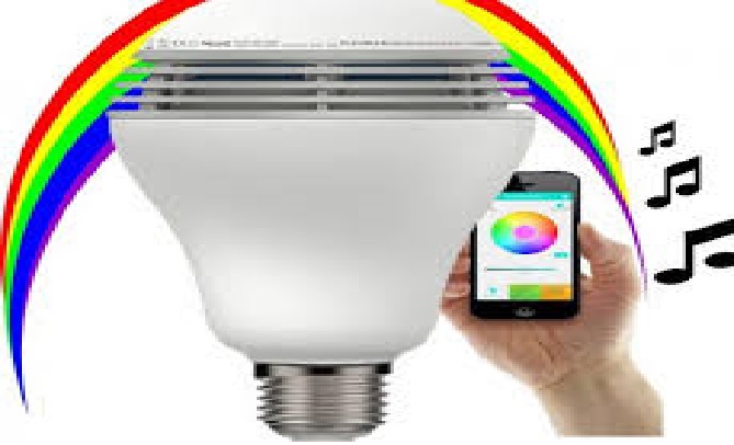 SALESMAN AT COMEX SAYS THAT SMART LIGHT BULB WILL MAKE ME SMARTER!