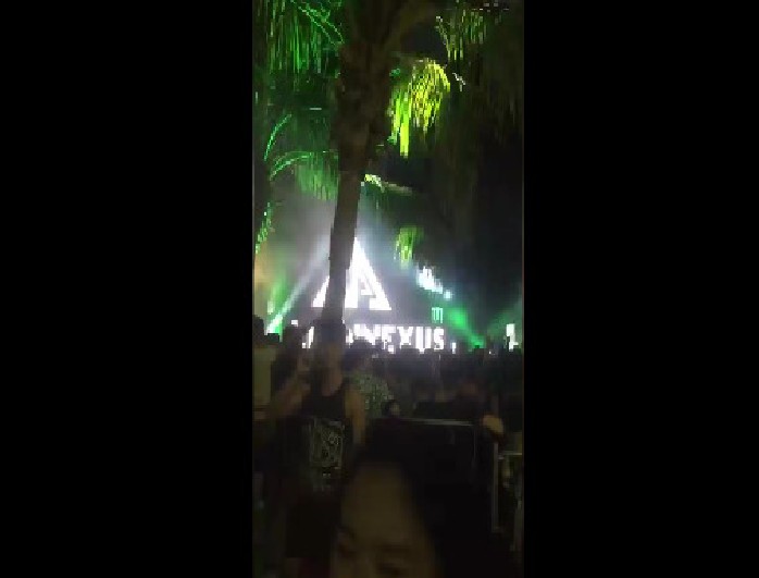 BIG GROUP AT PARTY ALL SING GANGSTER CHEER 369 (VIDEO)