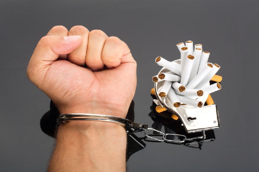 BILL FOR RAISING LEGAL SMOKING TO 21 YEARS OLD IN SG
