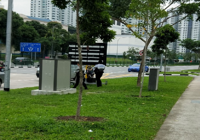 BEWARE! LTA NINJA HIDING AT JUNCTION 10. WORKING FOR YEAR END BONUS?