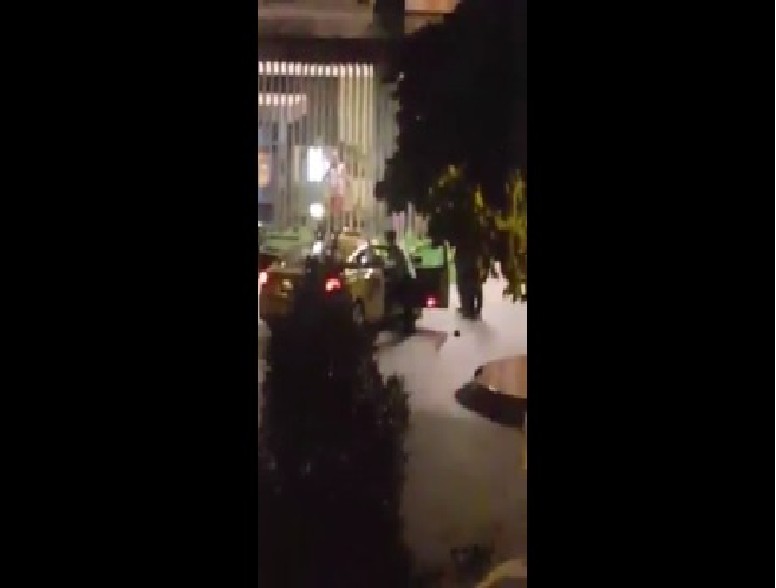 SECURITY GUARD EYE POWER WHILE TAXI DRIVER FIGHTING WITH MAN (VIDEO)
