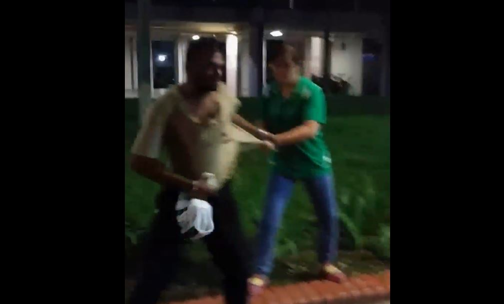 AFTER GUY GETS MASSAGE HE RAN OFF WITHOUT PAYING. AUNTIE GRAB HIM @ AMK (VIDEO)