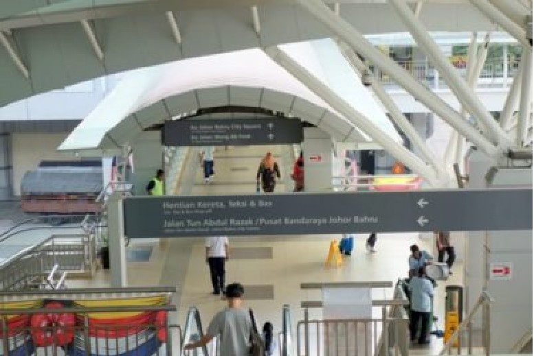 BEWARE! CHECK YOUR PASSPORT WHEN GO M’SIA CUSTOM OR PAY 5000 FINE