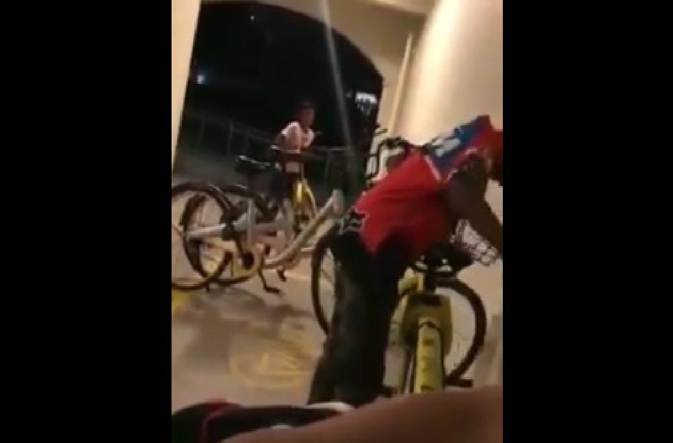 KIDS BREAKING OFO/OBIKES TO GET A FREE RIDE (VIDEO)