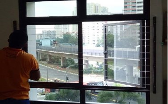 NETIZEN CLAIMS THAT POOR SERVICE WAS GIVEN BY WINDOWS CONTRACTOR CANCELING ONE HOUR BEFORE APPT TIME!