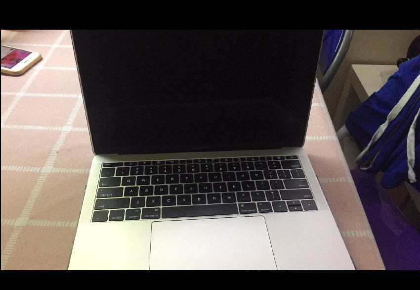 MACBOOK FOUND IN LADIES WASHROOM AT TAMPINES 1