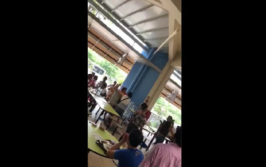 CAT FIGHT AT TEKKA MARKET. THE GIRLS SO FIERCE (VIDEO)
