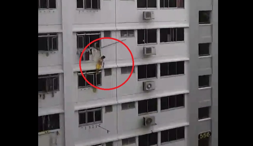 INDONESIA MAID JUMP DOWN FROM HOUGANG STREET 51 (VIDEO)