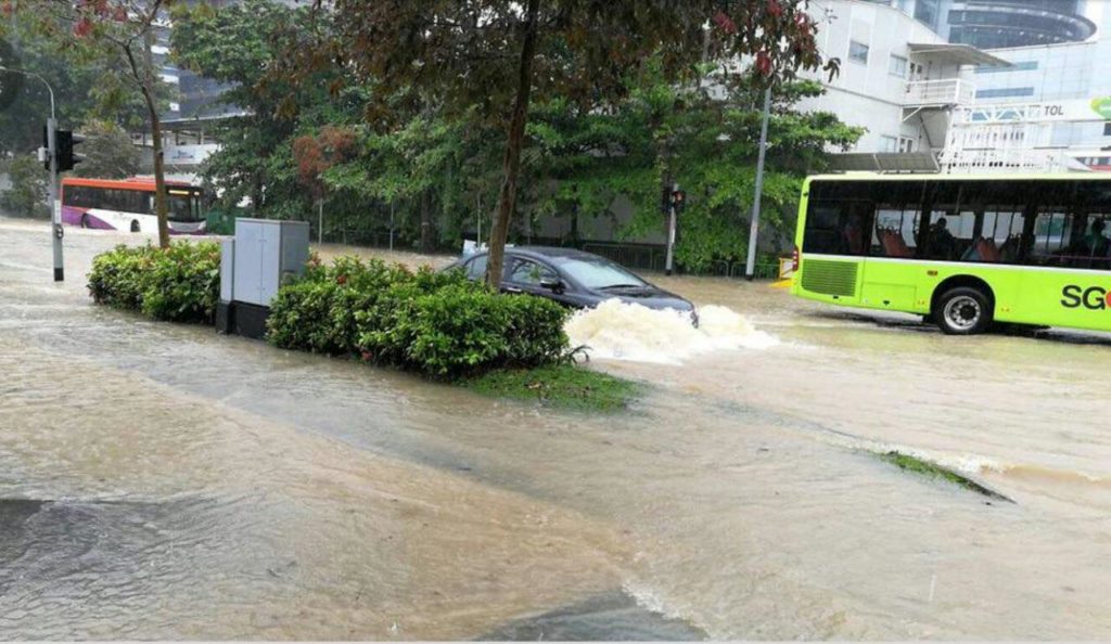 FLASH FLOODS ON 24 JANUARY IN THREE LOCATION JALAN BOON LAY, CRAIG ROAD AND OUTRAM ROAD!