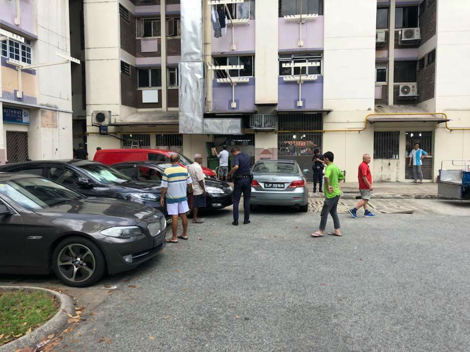 INCONSIDERATE DRIVER PARK HIS CAR AND BLOCK OTHER FOR MORE THAN AN HOUR!