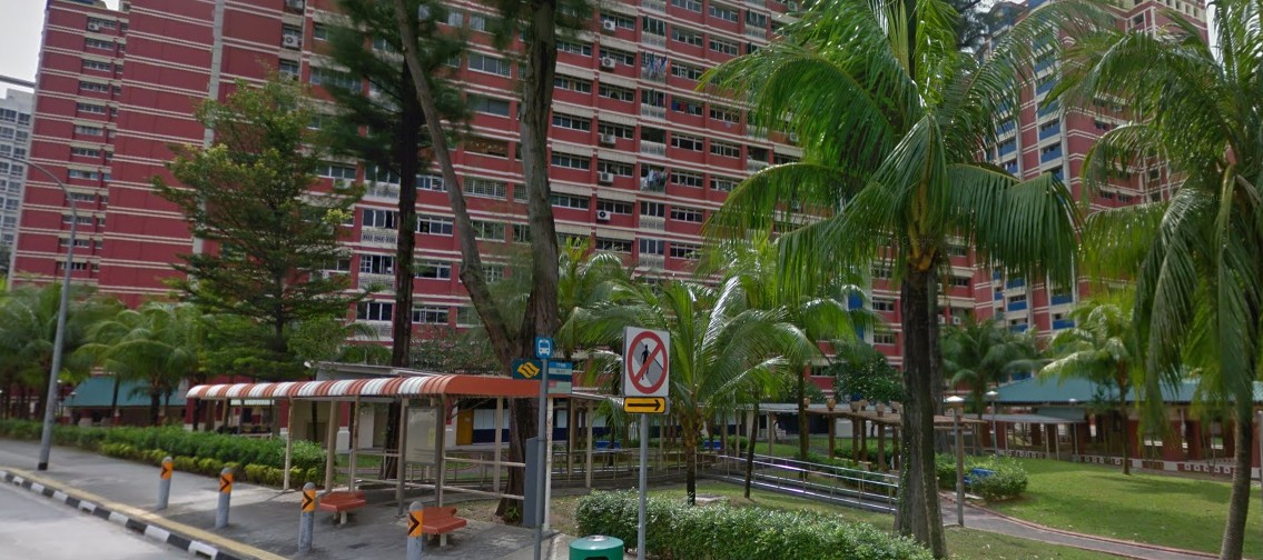 GAS LEAK AT PASIR RIS! ELIAS ROAD! RESIDENTS REQUESTED TO EVACUATE!