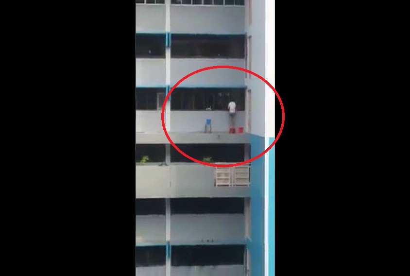 MAID CLEANING WINDOW ON OUTSIDE OF THE HDB!? WTF (VIDEO)