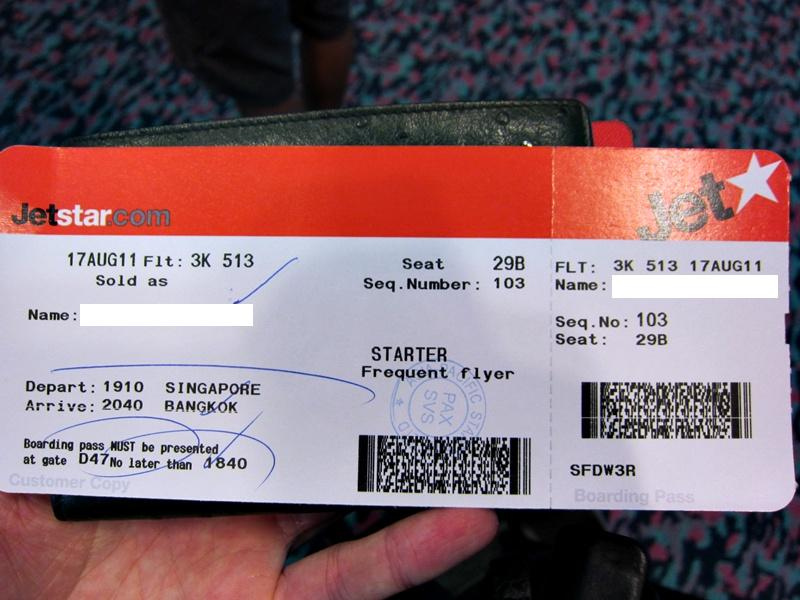 20 YEARS OLD WOMAN GET ARRESTED BY POLICE FOR MISUSING BOARD TO CHASE KOREAN BOY BAND AT CHANGI AIRPORT!