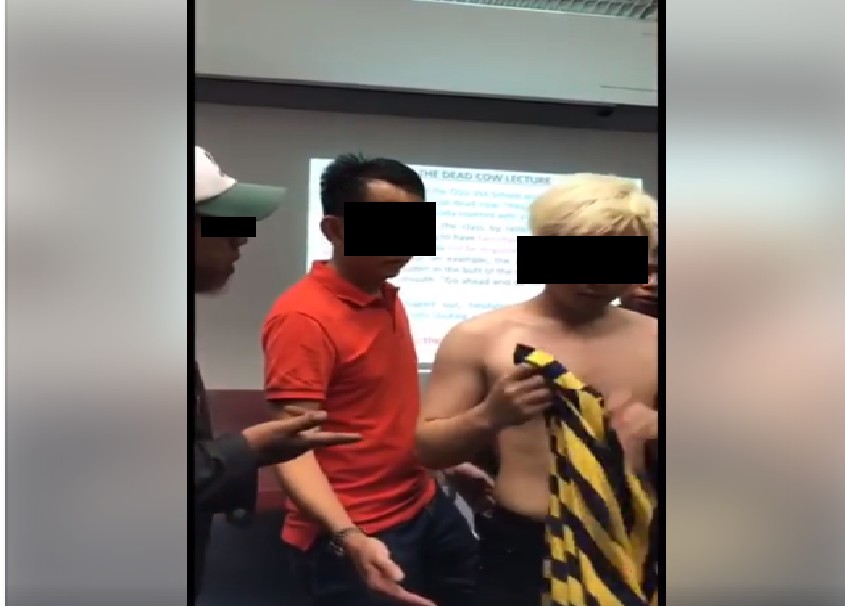 TEMASEK POLY STUDENTS FIGHT IN LECTURE UNTIL CLOTHES COME OUT