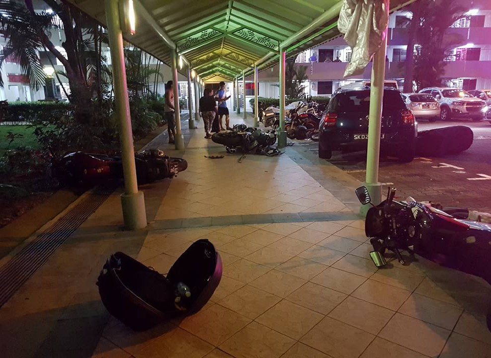 DRUNK DRIVER BANG INTO MANY BIKES TRIED TO ESCAPE STOPPED BY RESIDENTS