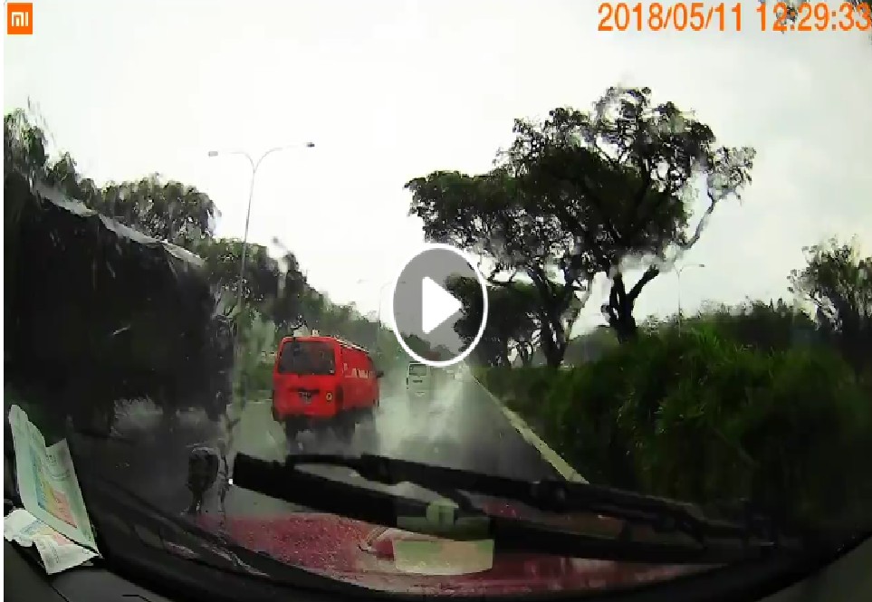 RAINY DAY STILL ANY HOW CUT LANE PLAY BRAKING GAME. WANT DIE AH? RAINY DAY STILL ANY HOW CUT LANE PLAY BRAKING GAME. WANT DIE AH?