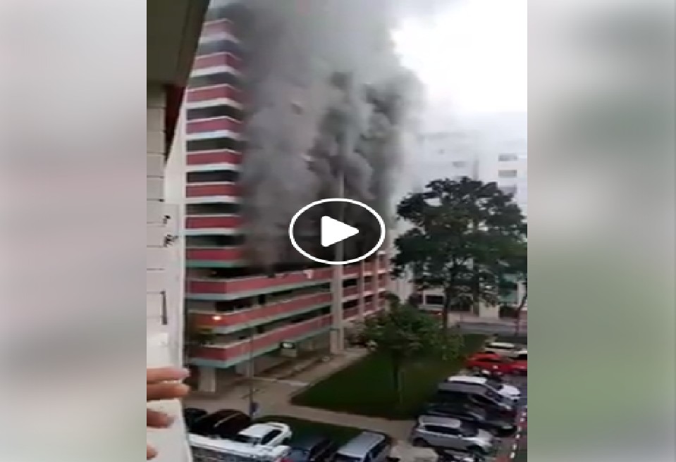 FIRE BROKE OUT AT YISHUN AVENUE 4! THICK SMOKE!