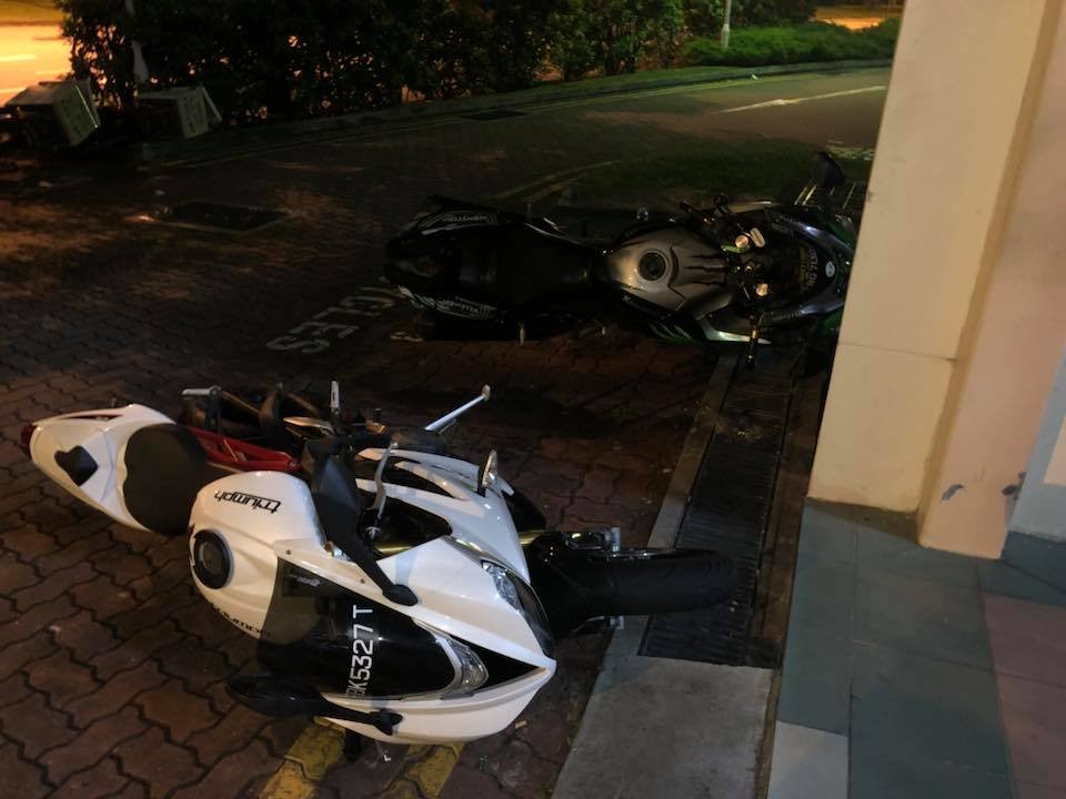 SIN MING ROAD MOTORBIKES DELIBERATELY PUSHED AND VANDALIZE!