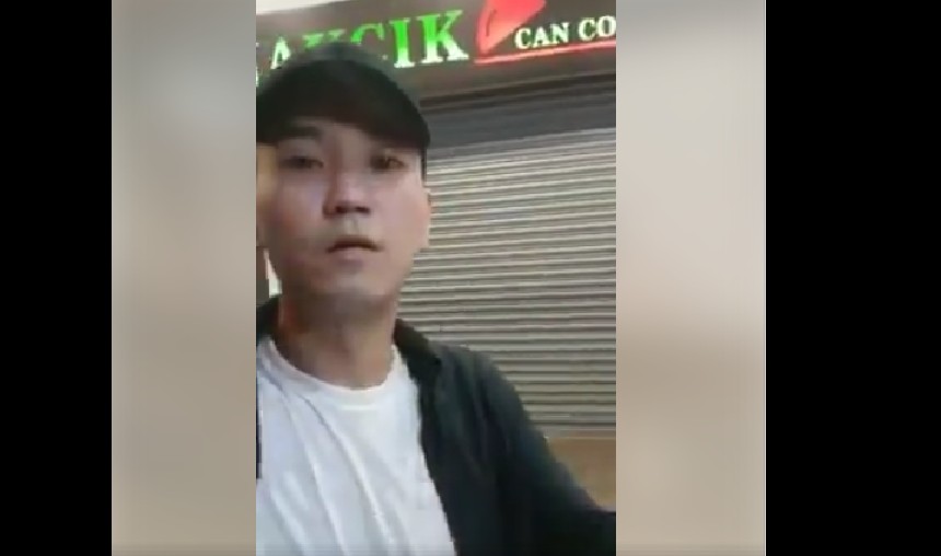 PUNK VOMIT IN TAXI REFUSE TO PAY AT REDHILL MRT. CHASED DOWN!