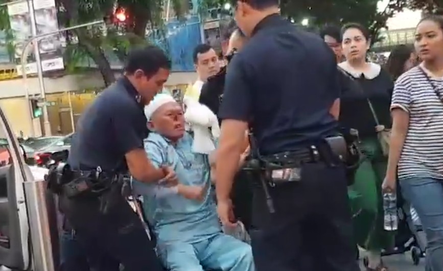 PARROT MAN ARRESTED FOR BEGGING AT ORCHARD ROAD