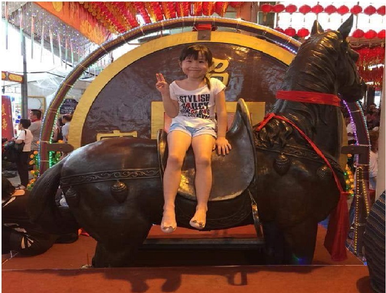 GIRL MISSING FROM WOODLANDS. LAST SEEN IN SCH UNIFORM!