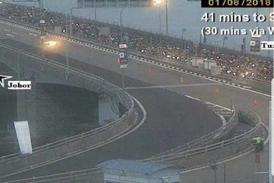 NETIZENS TELL M’SIAN TO STOP COMPLAINING ABOUT CUSTOM JAM