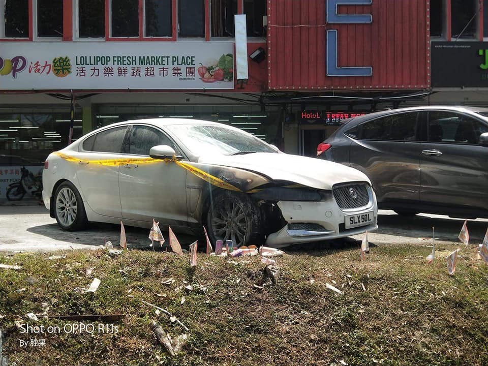 SG CAR PARK AT JB DAMAGED BY 7TH MONTH PRAYER INCENSE