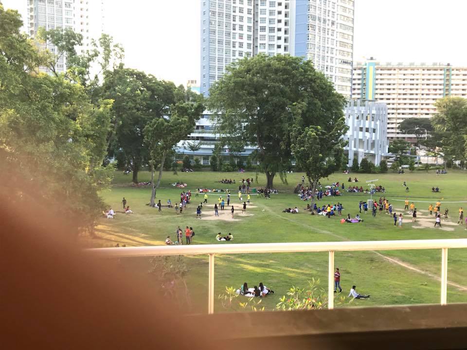 NETIZEN FEELS UNHAPPY BECAUSE PARK IS DOMINATED BY FOREIGNERS!